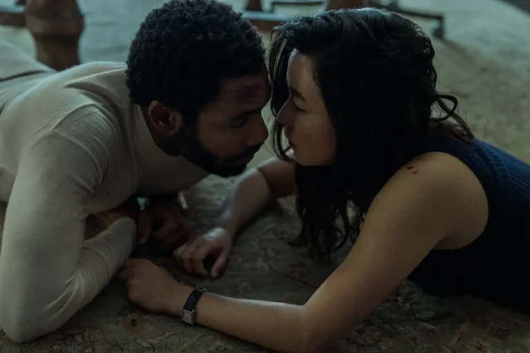 Mr. & Mrs. Smith: recensione della serie con Donald Glover e Maya Erskine