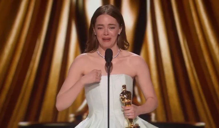 Emma Stone vince l’Oscar come migliore attrice per Povere Creature: “Grazie per il dono di una vita a Bella Baxter”
