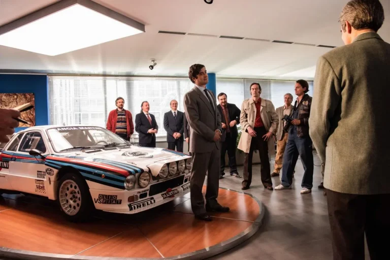Race for Glory: Audi vs. Lancia, recensione del film con Riccardo Scamarcio