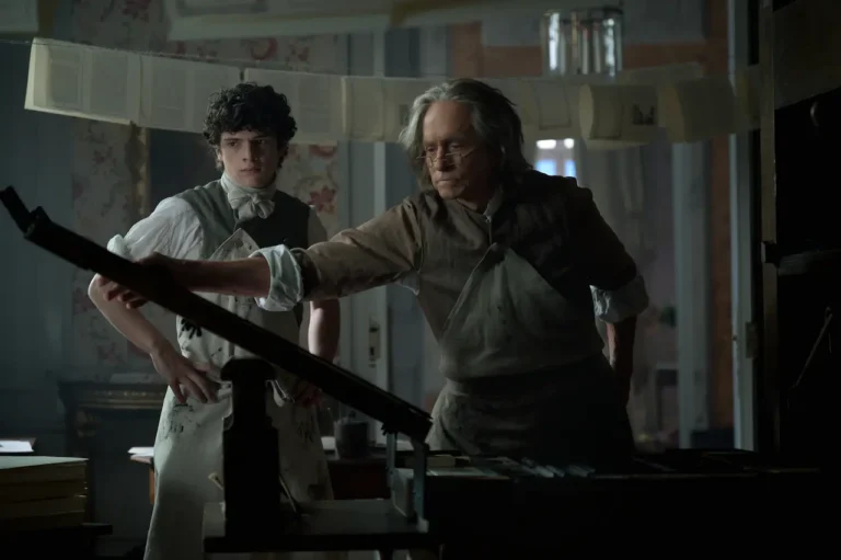 Benjamin Franklin, recensione della serie Apple TV+ con Michael Douglas
