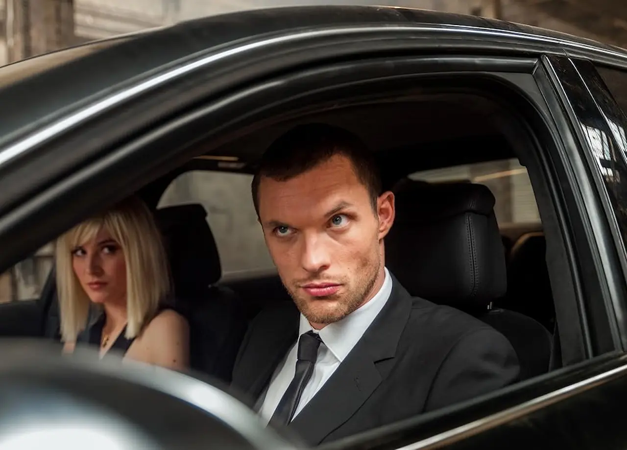 Ed Skrein e Loan Chabanol in The Transporter Legacy