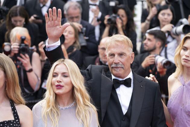 Kevin Costner e Sienna Miller