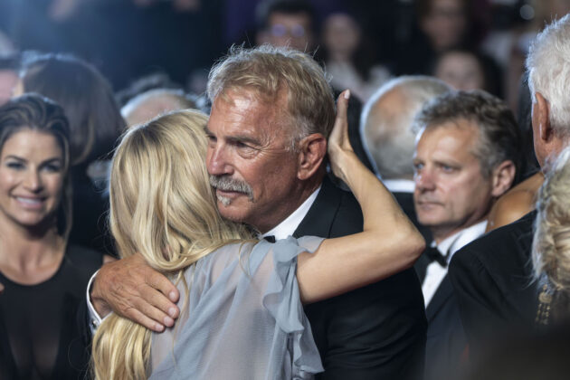 Kevin Costner e Sienna Miller