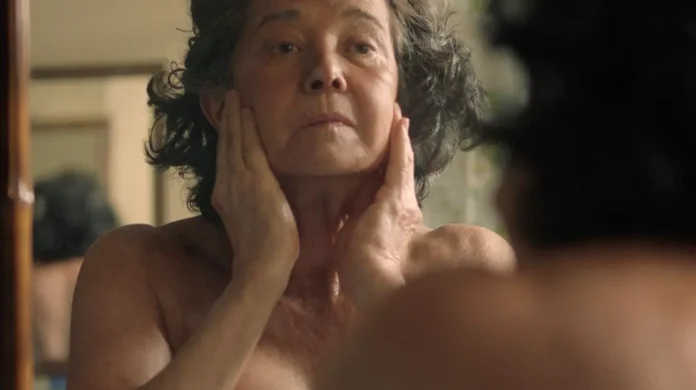 Memorias de un cuerpo que arde recensione