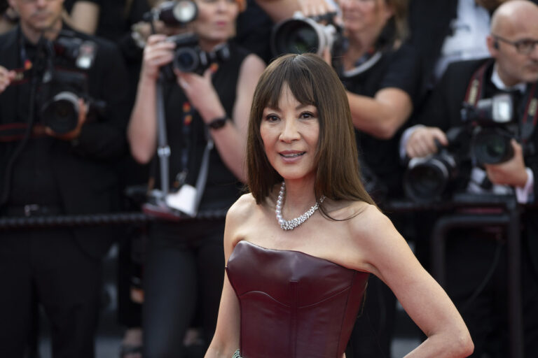 Michelle Yeoh protagonista di The Surgeon dai produttori di John Wick