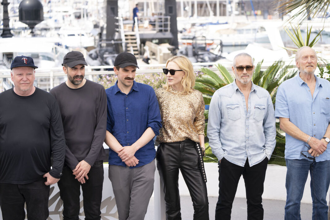 Il cast di Rumors