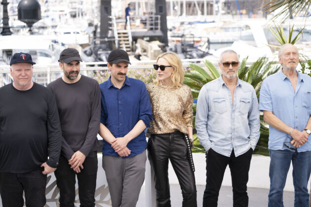 Il cast di Rumors