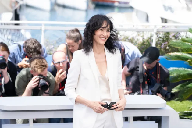 SANDRINE HOLT