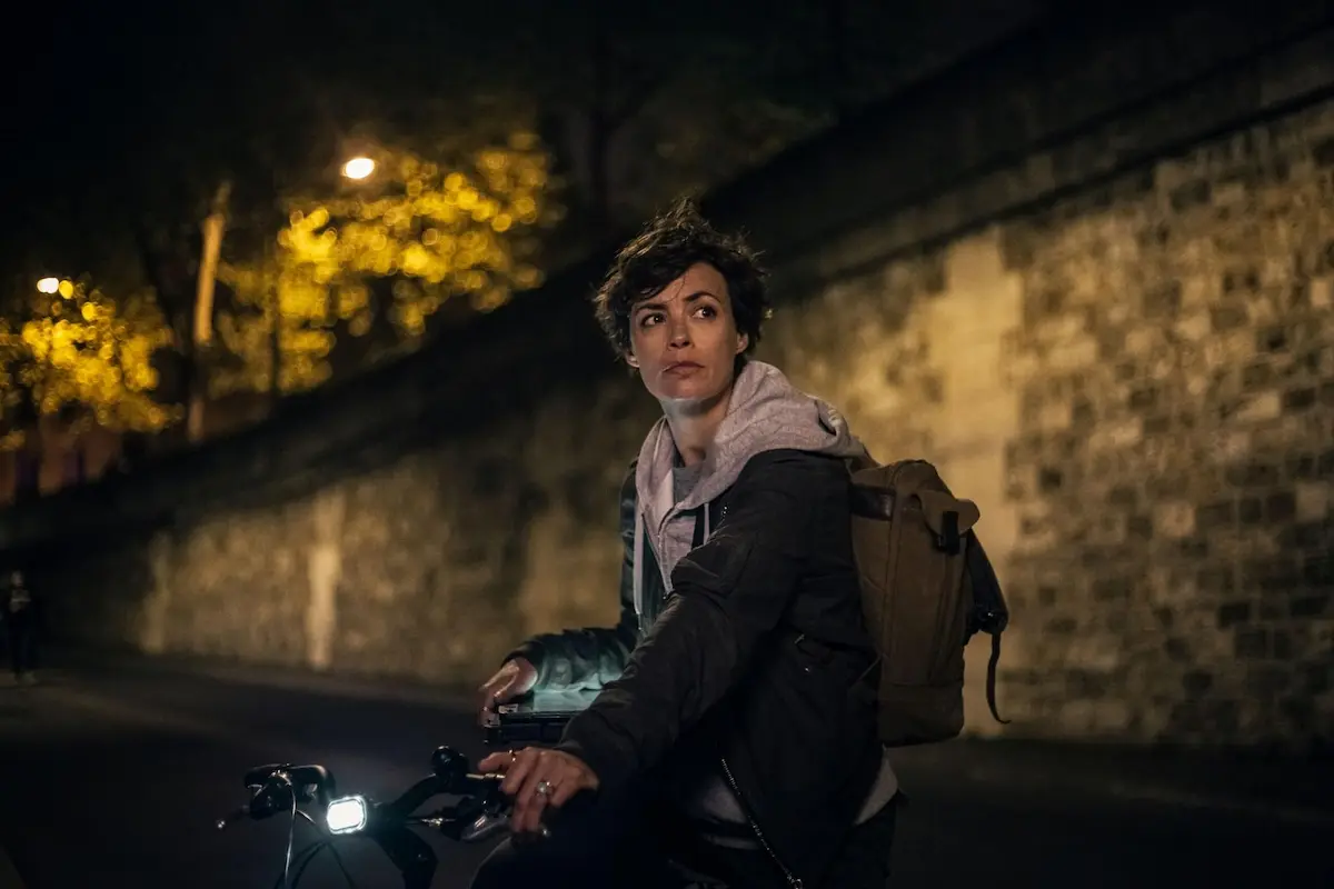 Bérénice Bejo Under Paris