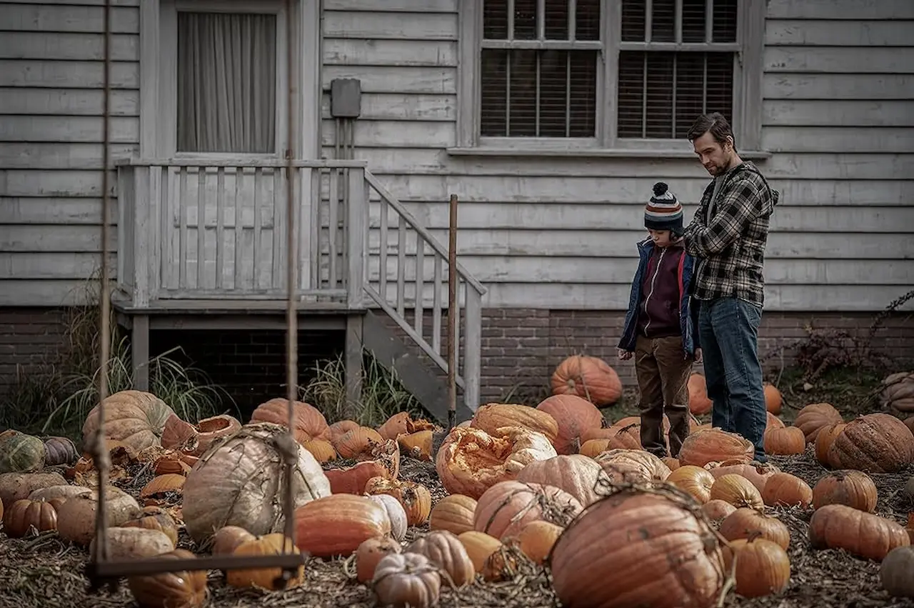Cobweb cast Antony Starr