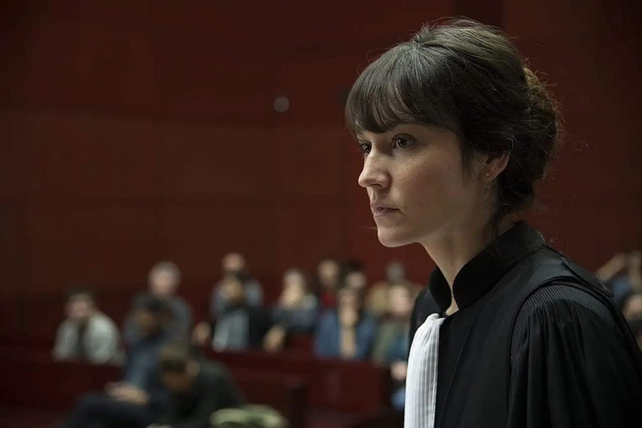 La ragazza con il braccialetto trama