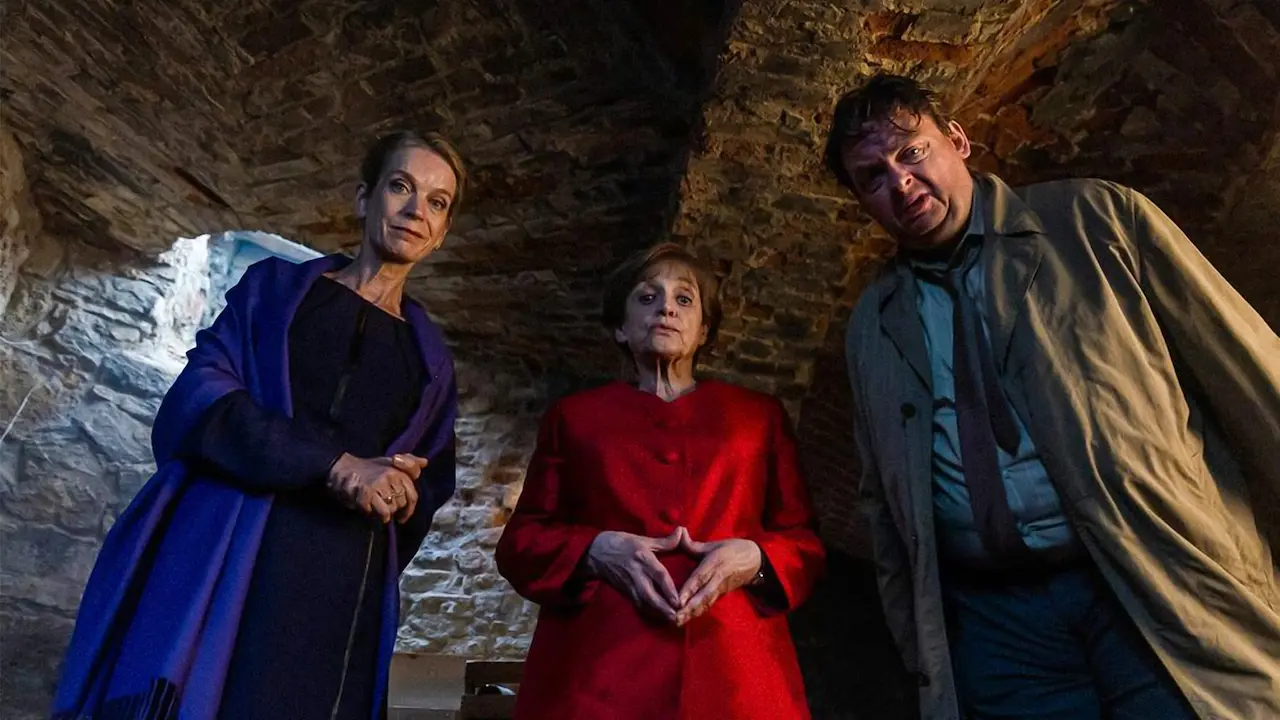 Miss Merkel - Morte al castello cast