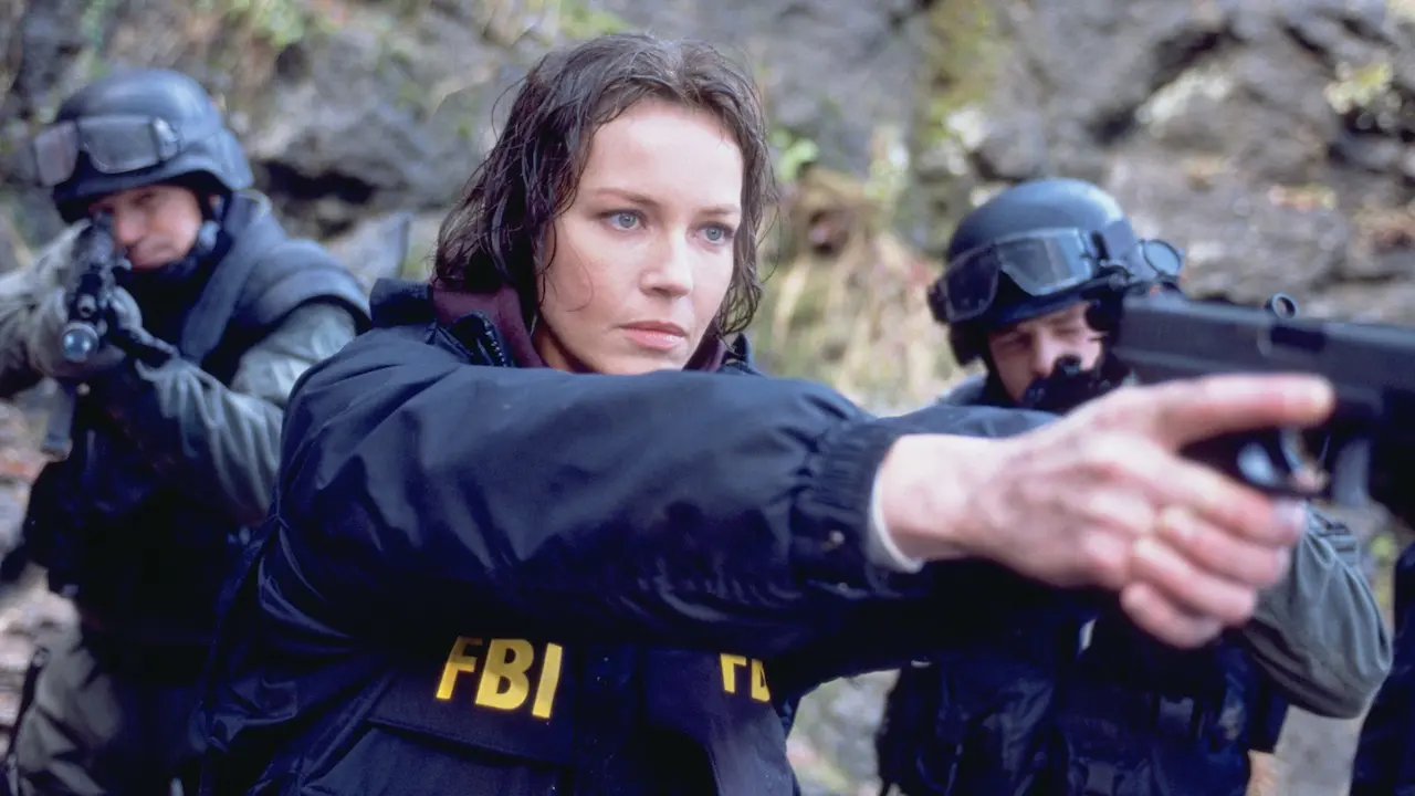 The Hunted - La preda cast Connie Nielsen