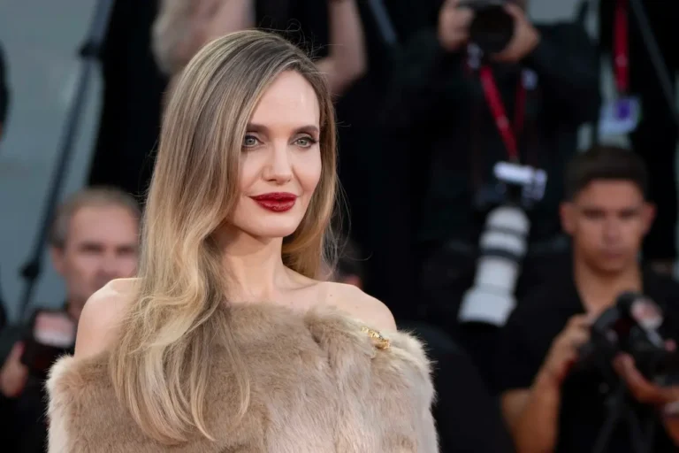 Angelina Jolie parla del possibile ritorno dell’iconica villain Disney Maleficent