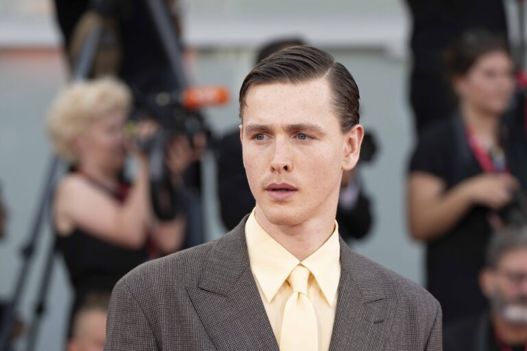 Harris Dickinson: 10 cose che forse non sai sull’attore