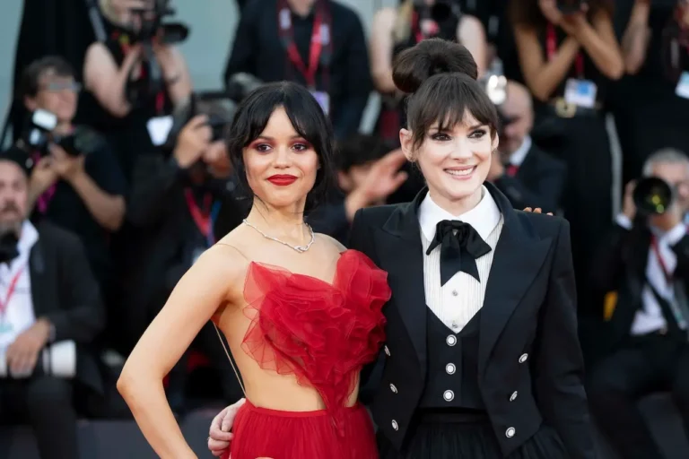 Mercoledì – Stagione 3: al via le riprese! Winona Ryder si unisce al cast! Mercoledì – Stagione 3: al via le riprese! Winona Ryder si unisce al cast!