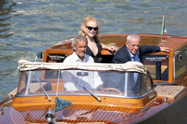 Nicole Kidman arriva al Lido