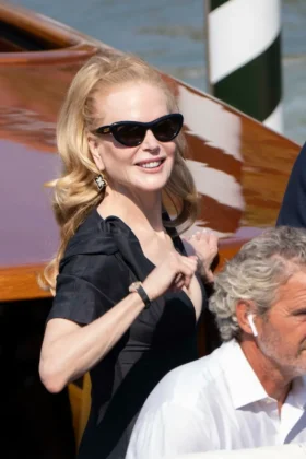Nicole Kidman arriva al Lido