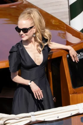 Nicole Kidman arriva al Lido