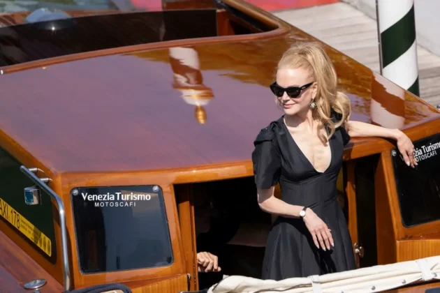 Nicole Kidman arriva al Lido