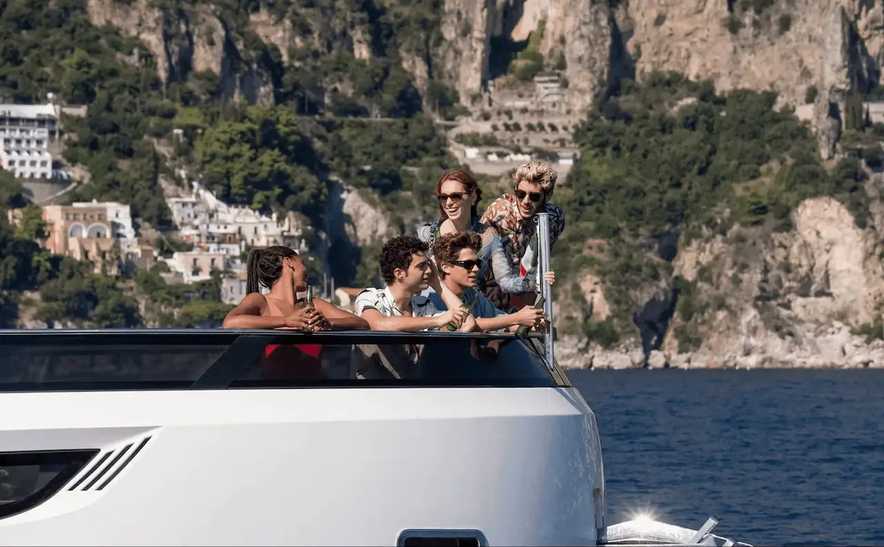 Sotto il sole di Amalfi trama