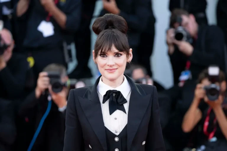 Winona Ryder rivela di aver perso il ruolo di Clementine in ‘Eternal Sunshine’ a causa dei media
