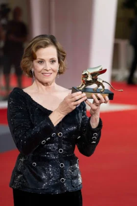 Sigourney Weaver