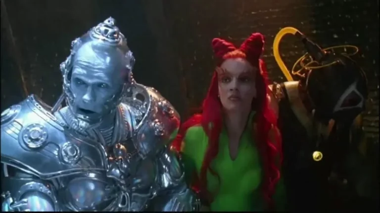 Arnold Schwarzenegger e Uma Thurman si riuniscono: “Attento a te, Batman!”