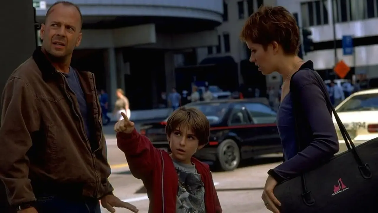 Bruce Willis, Kim Dickens e Miko Hughes in Codice Mercury