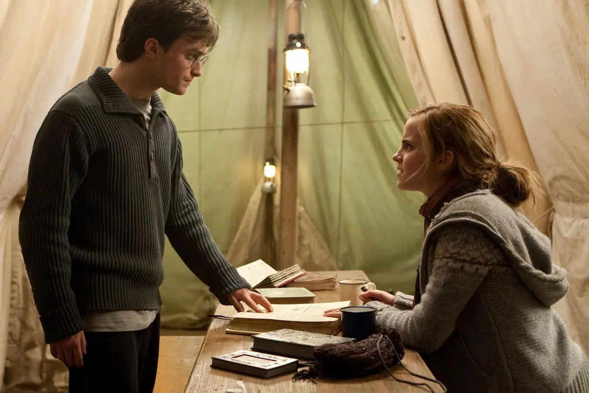 Daniel Radcliffe e Emma Watson in Harry Potter e i Doni della Morte - Parte 1 (2010)