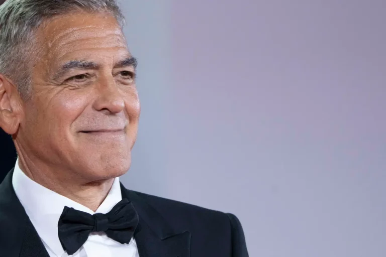 George Clooney ha nascosto al figlio il suo ruolo nella DC: “Non avrebbe mai avuto rispetto per me”.