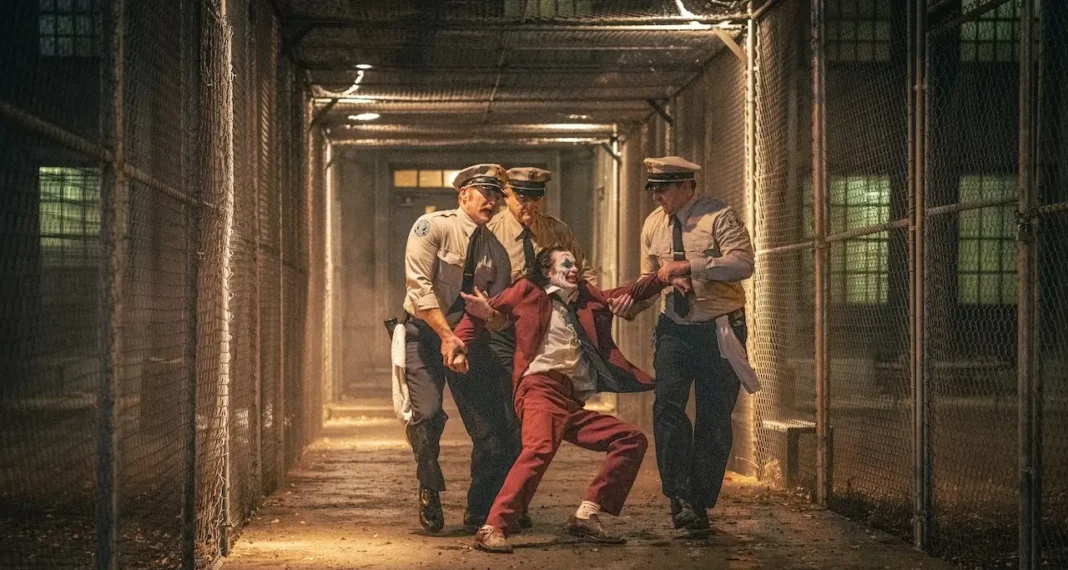 Joaquin Phoenix e Brendan Gleeson in Joker: Folie à Deux