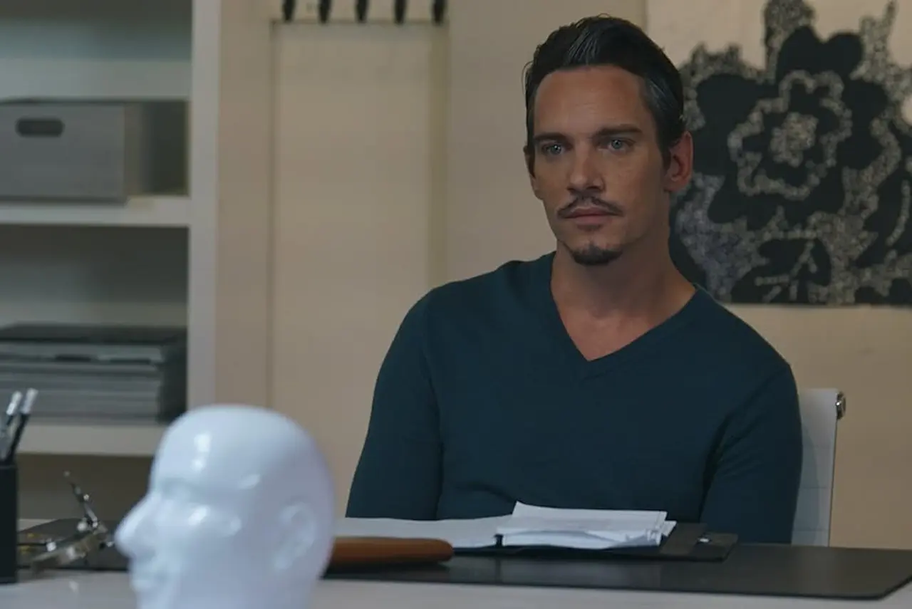 La fuga dell'assassino Jonathan Rhys Meyers