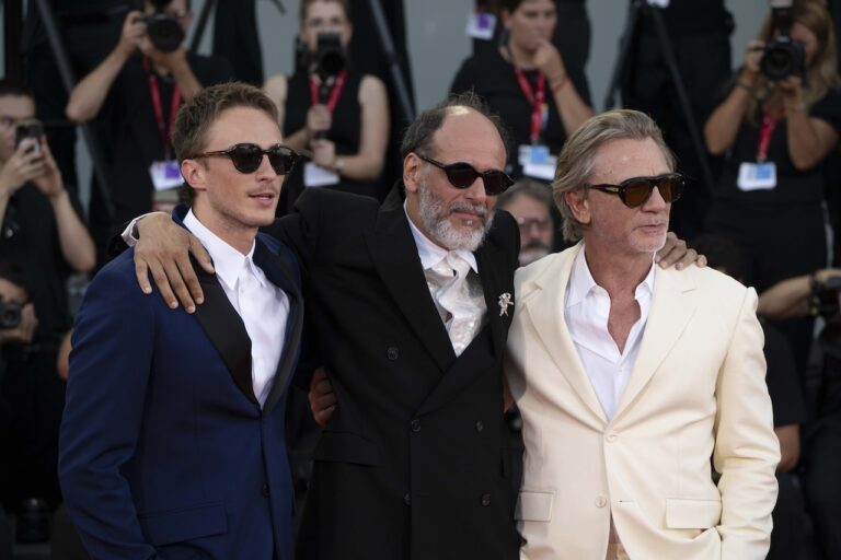 Venezia 81: le foto dal red carpet di Queer di Luca Guadagnino con Daniel Craig