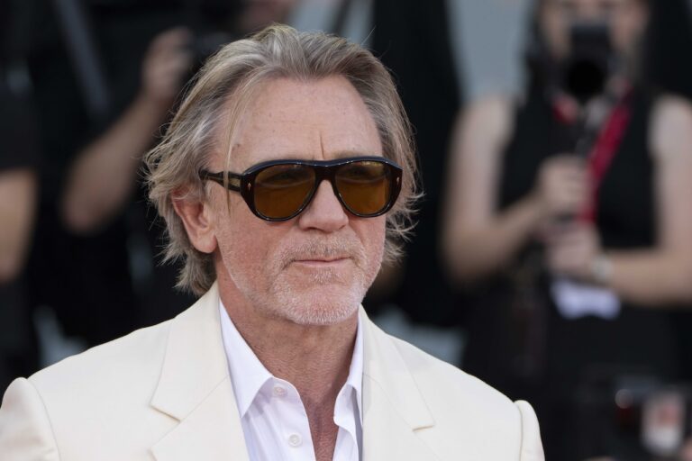 Daniel Craig risponde all’acquisizione del franchising di James Bond da parte di Amazon