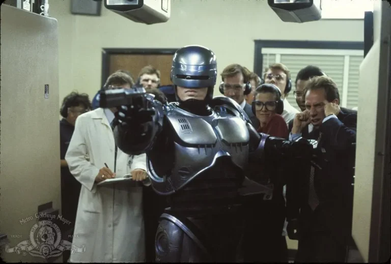 RoboCop: la serie tv aggiunge showrunner e James Wan come EP
