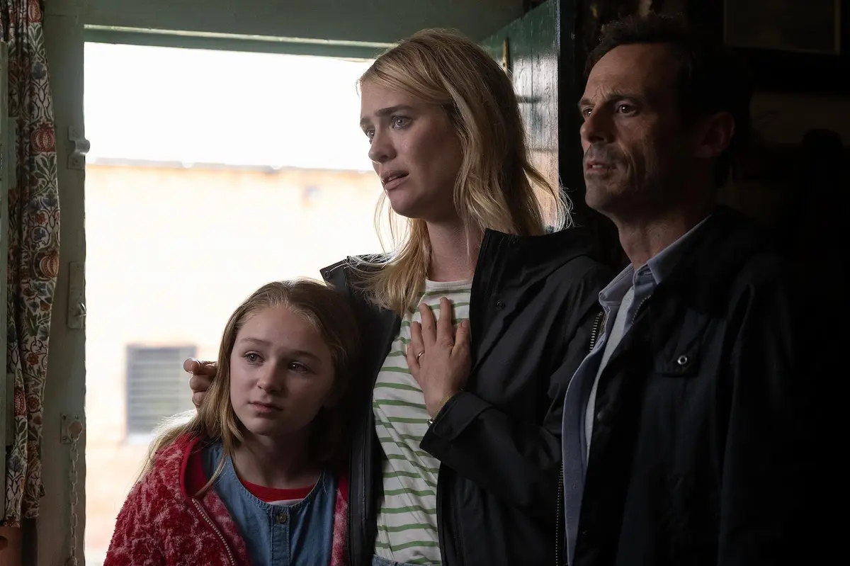 Scoot McNairy, Alix West Lefler e Mackenzie Davis in Speak No Evil - Non parlare con gli sconosciuti (2024)