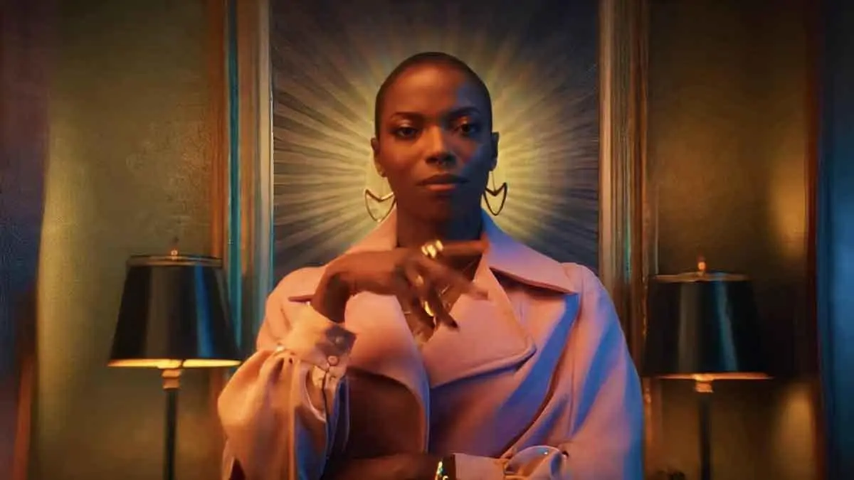 Sasheer Zamata è Jennifer Kate