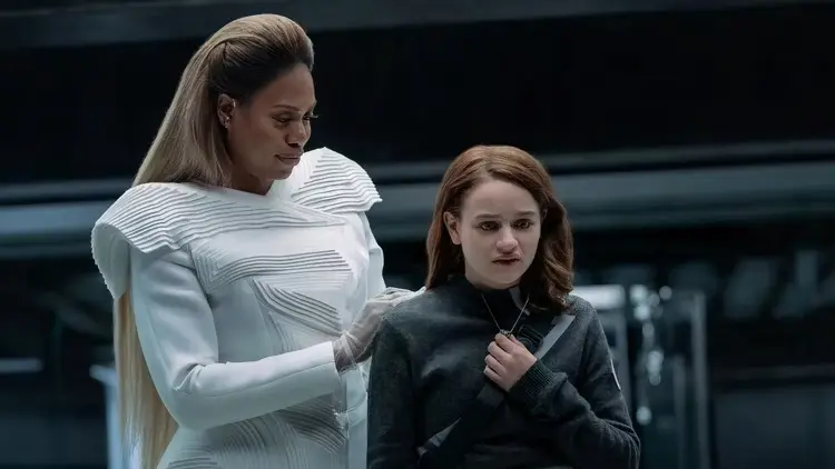 laverne cox e joey king in uglies