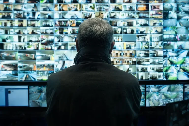 Stranger Eyes: la recensione del film di Yeo Siew Hua