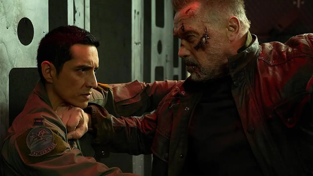 Arnold Schwarzenegger e Gabriel Luna in Terminator - Destino oscuro