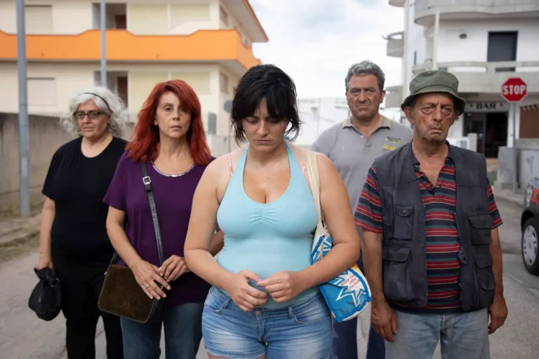 Qui non è Hollywood: eliminato il nome di Avetrana dal titolo della serie Disney+