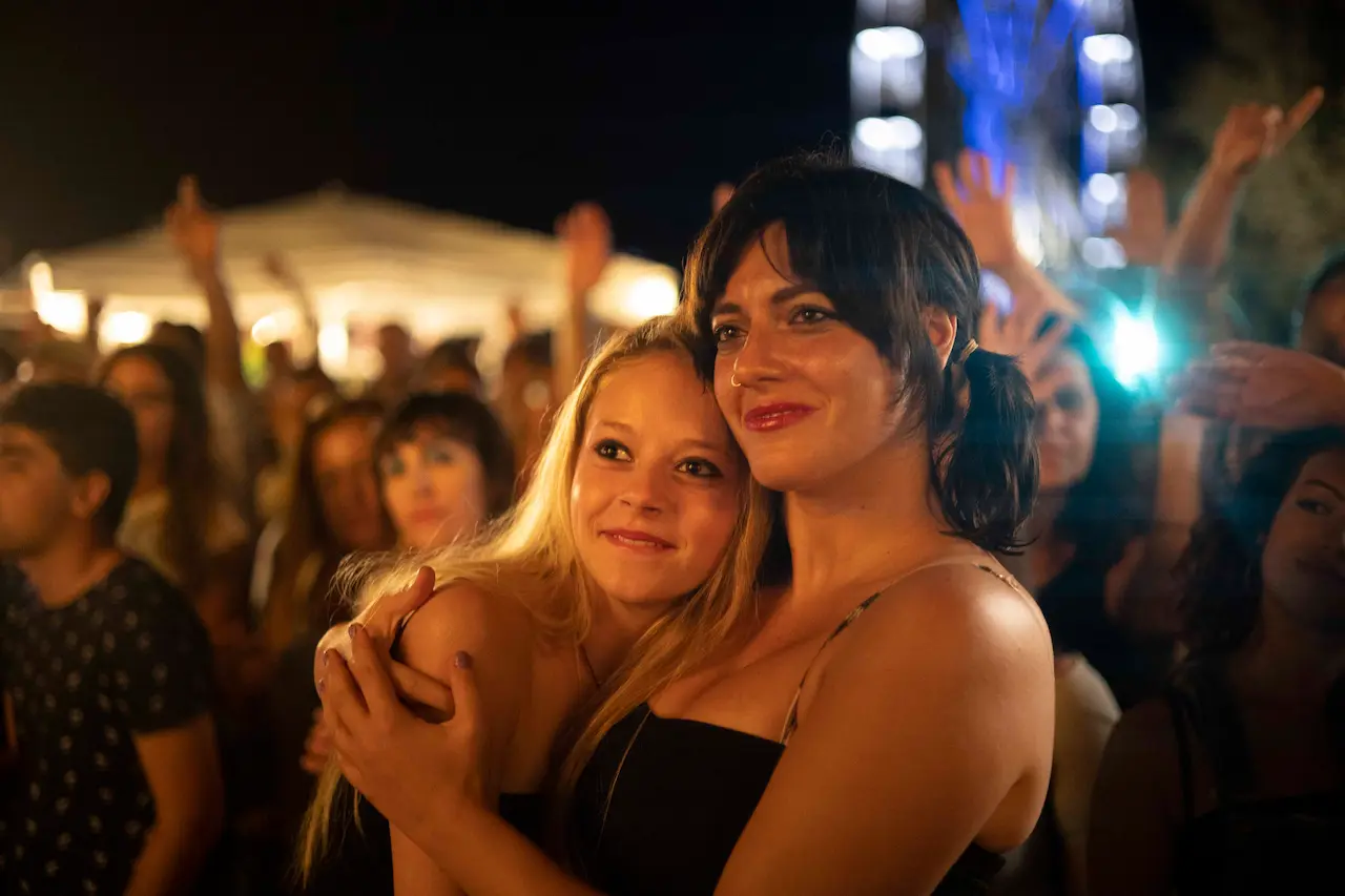 Federica Pala e Giulia Perulli in Avetrana – Qui non è Hollywood