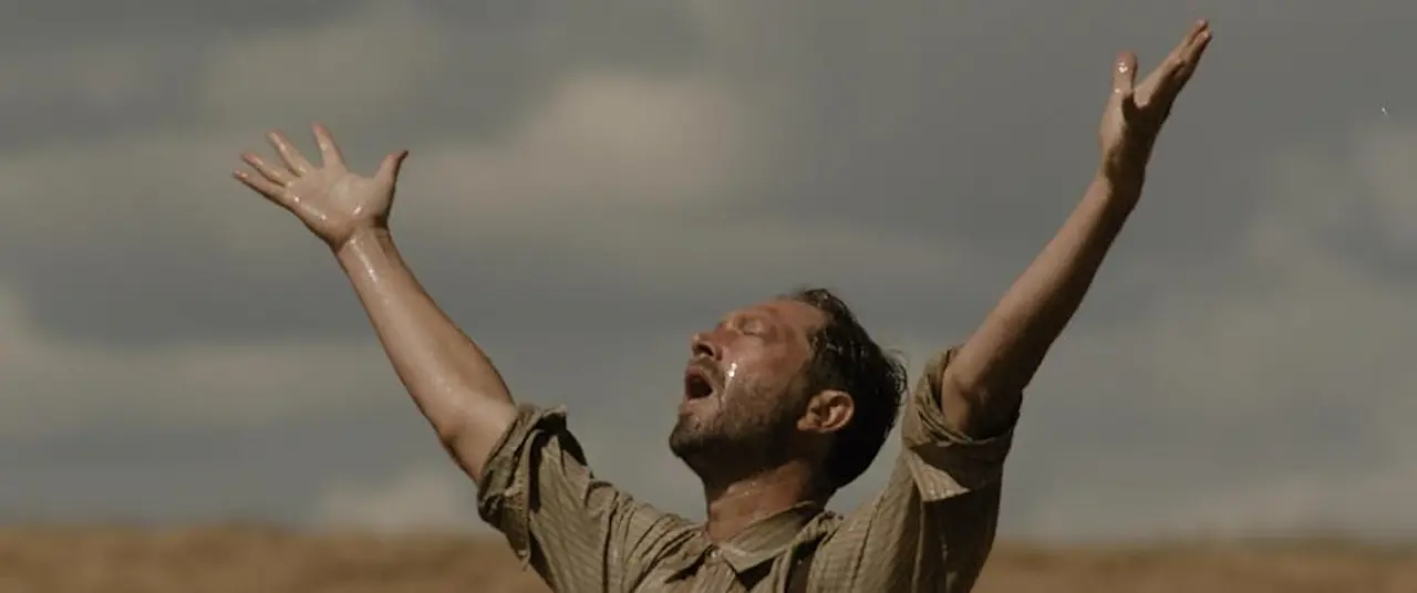 Ebon Moss-Bachrach in Hold Your Breath