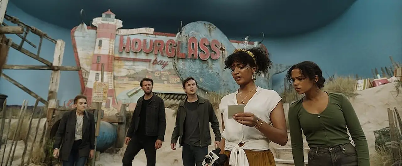 Holland Roden, Logan Miller, Taylor Russell, Thomas Cocquerel e Indya Moore in Escape Room 2 - Gioco mortale