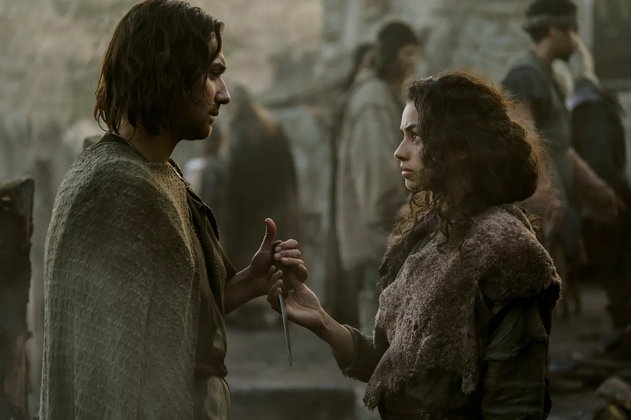 Maxim Baldry as Isildur; Nia Towle as Estrid