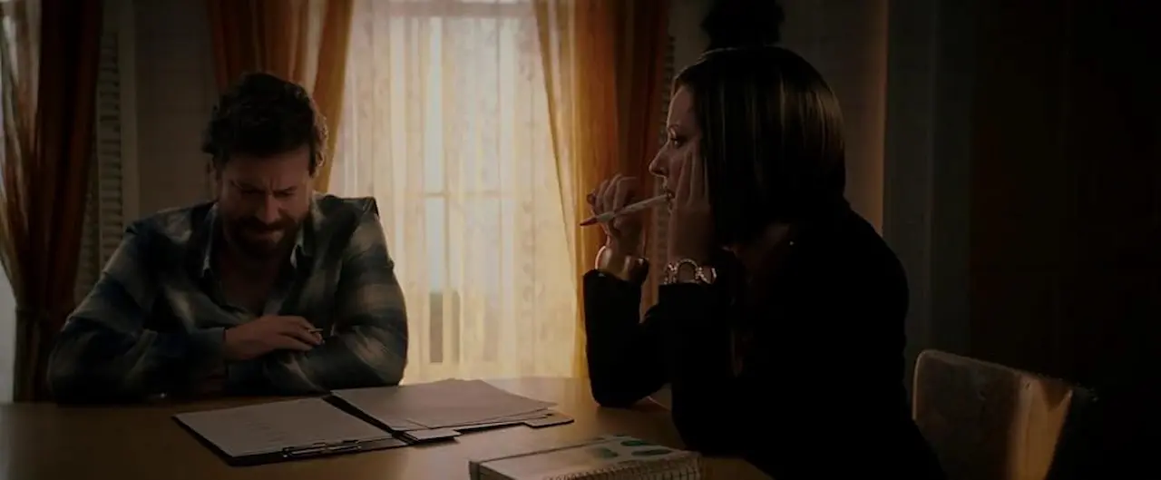John Gallagher Jr. e Kate Arrington in Abandoned - La fattoria maledetta