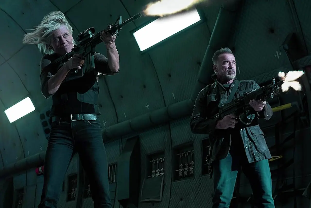 Linda Hamilton e Arnold Schwarzenegger in Terminator - Destino oscuro