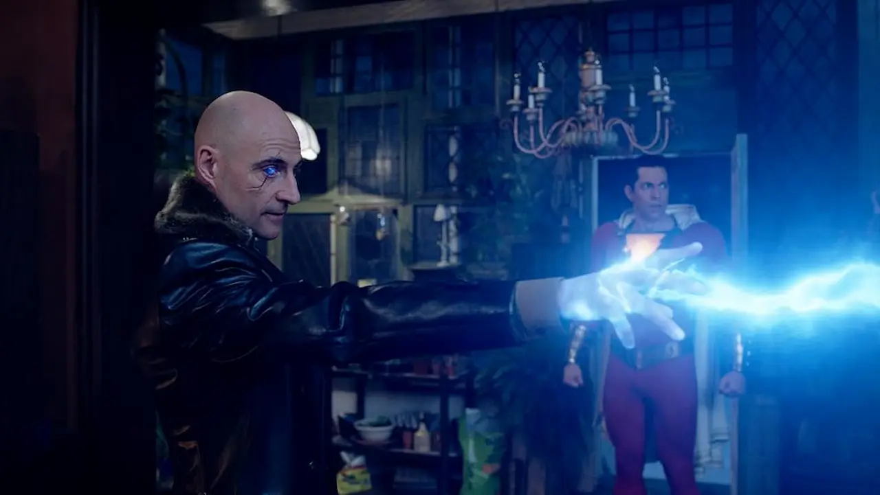 Mark Strong e Zachary Levi in Shazam!