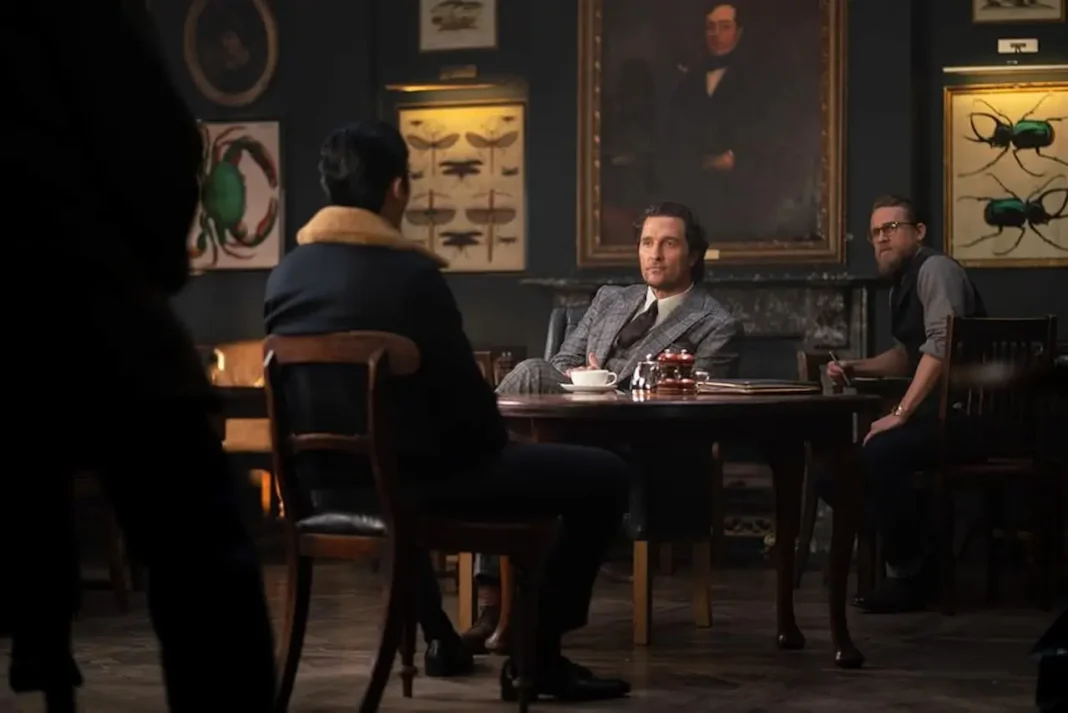 Matthew McConaughey, Charlie Hunnam, Jason Wong e Henry Golding in The Gentlemen